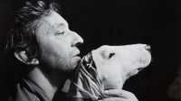 Andrew Birkin, Serge Gainsbourg et son bull-terrier, Nana, 1977 (c) Andrew Birkin