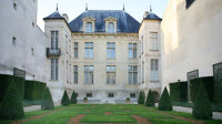 Musee-Cognacq-Jay-facade-exterieure-jardin-630x405-C-OTCP-Didier-Messina