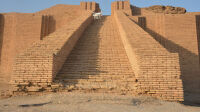 Drone_hits_the_great_ziggurat_of_ur©Hanaa_Malallah