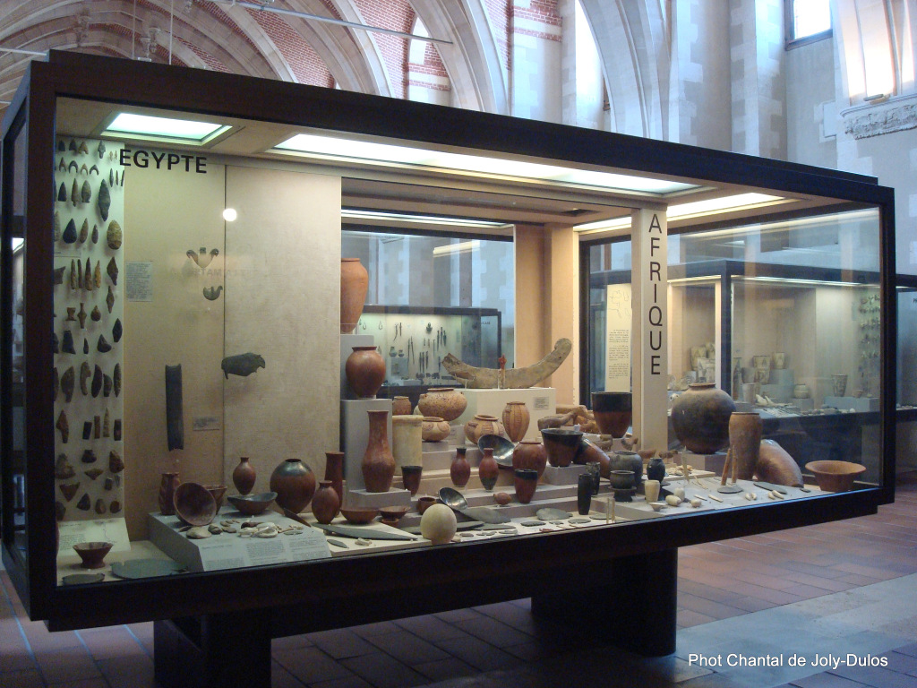 Vue des collections permanentes - Musée national d'archéologie, Saint Germain en Laye (40)