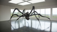 Louise Bourgeois, Crouching Spider (2003), (c) Photo by Robert Berg, Image courtesy Donum Sculpture Collection