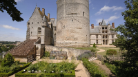 Château de Chateaudun, Aile Dunois, grosse tour et grand escalier Renaissance de l'aile Longueville, vus du jardin potager, Berthé Philippe