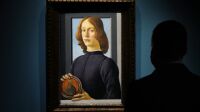 Botticelli, Homme au médaillon (c) AFP