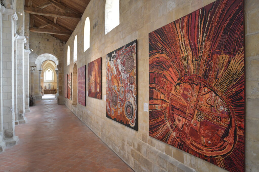 Vue de l'exposition Australie, Abbaye de Graville 