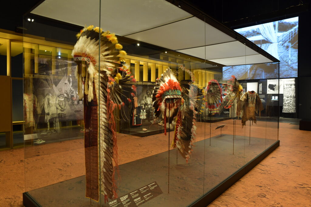 Vue de l'exposition Sur la Piste des Sioux, Musée des Confluences 