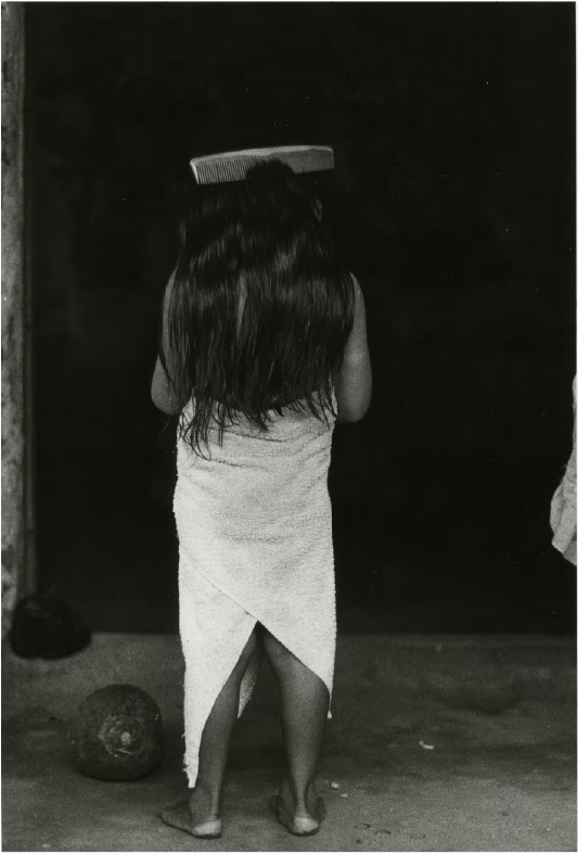 Graciela Iturbide, La jeune fille au peigne, Juchita, Oaxaca, 1979