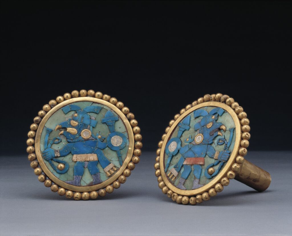 Ornements d’oreilles avec mosaïque de l’oiseau-guerrier, Culture Mochica, 100 - 800 apr. J.-C. 