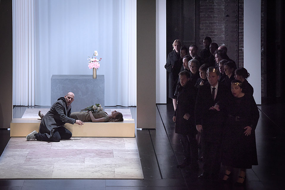 Opéra Hamlet à l'Opéra Comique / Stéphane Degout (Hamlet), Sabine Devieilhe (Ophélie), Laurent Alvaro (Claudius)