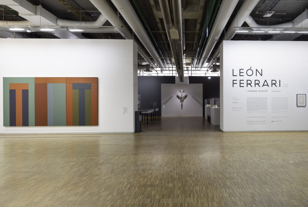 Vue de l'exposition Léon Ferrari au Centre Pompidou 