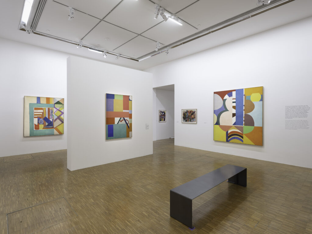 Vue de l'exposition Shirley Jaffe une Américaine à Paris au Centre Pompidou