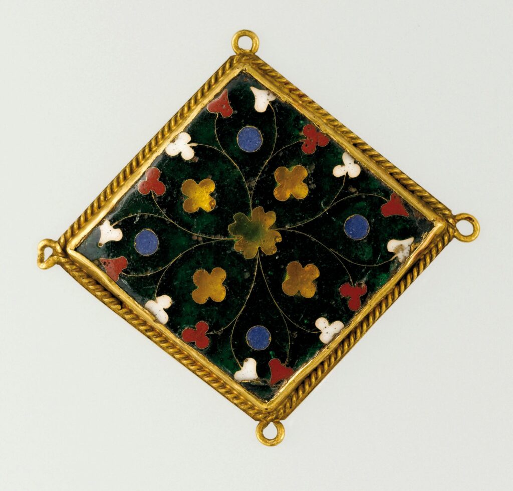 Chaton d’émail de plique, vers 1300