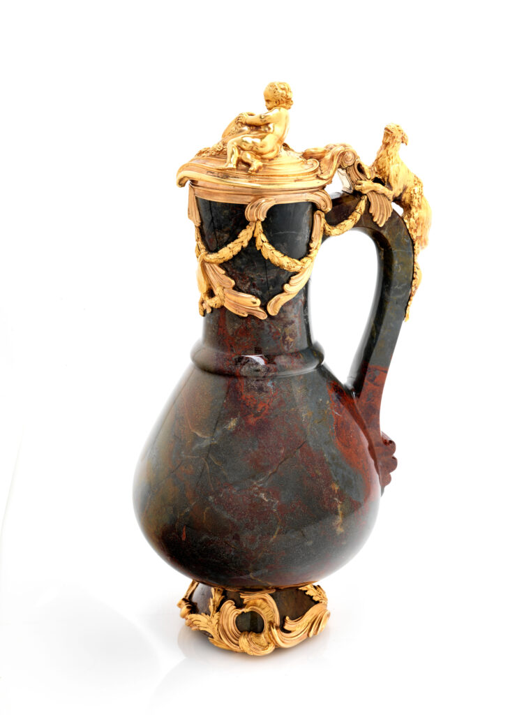 Vase monté en aiguière avec couvercle. Vase : Venise, époque médiévale. Monture : Paris v. 1734-1735