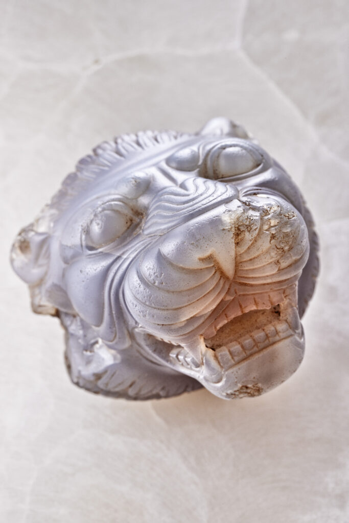 Perse, VIe-IVe siècle av. J.-C., Tête de lion, Elément d’incrustation en calcédoine