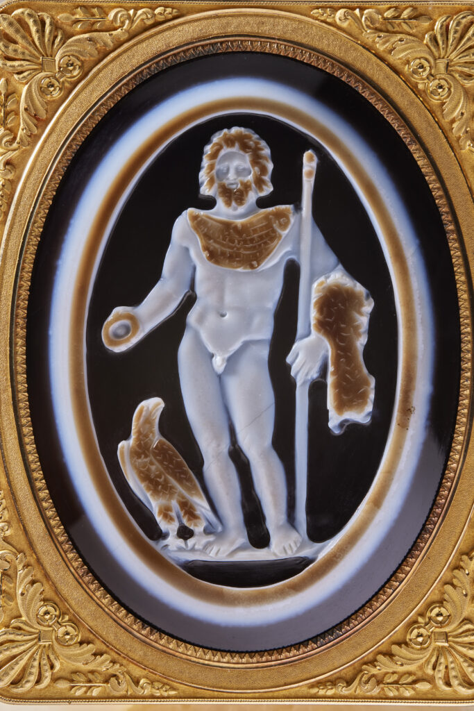Rome, début du IIIe siècle ap. J.-C., Jupiter, Camée en sardonyx sur une boîte en or de Gabriel Morel