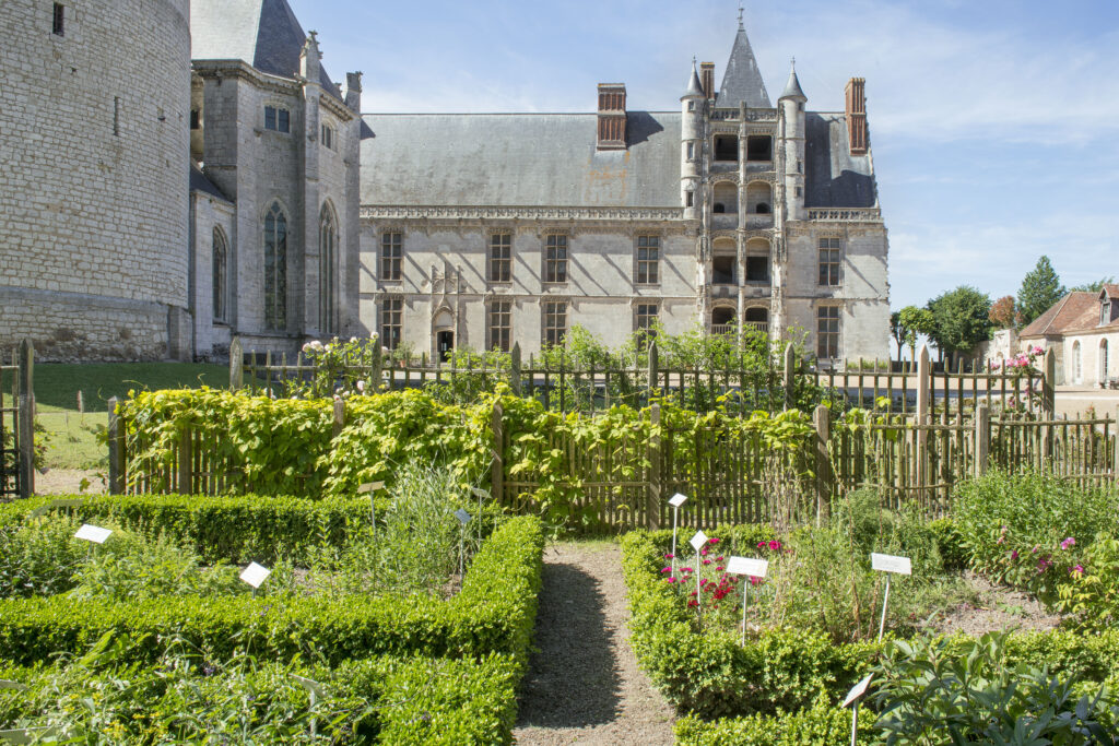 Château de Châteaudun, aile Longueville vue depuis le jardin potager