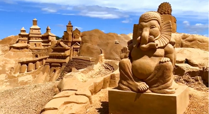 Sand City au Portugal : Le plus grand musée de sculptures de sable au monde  à découvrir en vidéo - Arts in the City