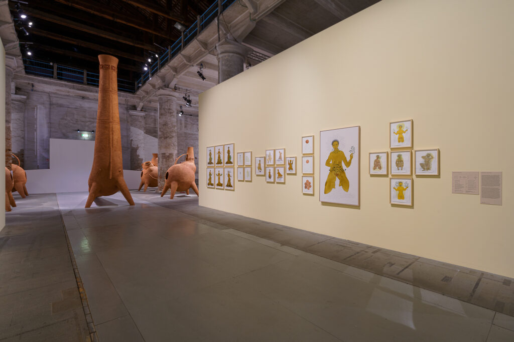 Vue de l'exposition Rosana Paulino au Pavillon international, 2022