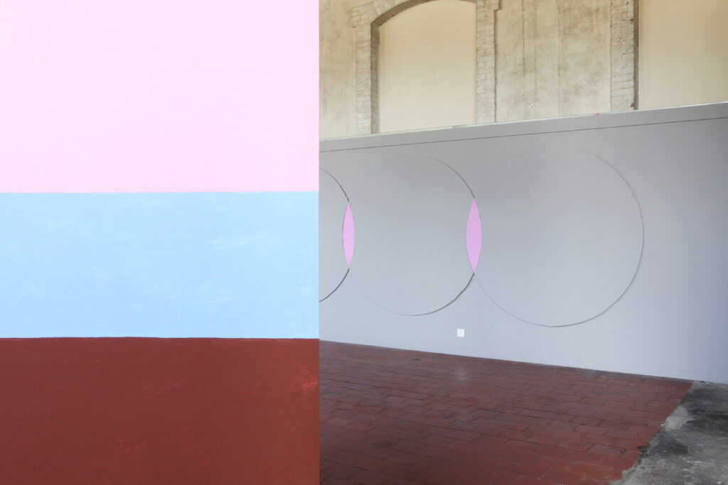 Jason Glasser, vue(s) de l'exposition Je Nous Eux Tout, 2022, Musée du Saut du Tarn, centre d'art Le Lait (hors les murs)