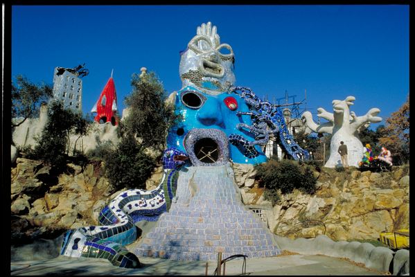 Niki de Saint Phalle, "Le magicien en construction” le Jardin des tarots, 1986 