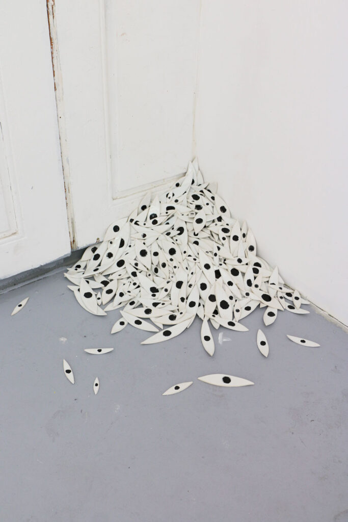 Rssx Emma, 366 eyes lying there dead and flat, 2019