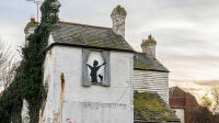 banksy-derniere-oeuvre-detruite-ouvriers-morning-is-broken (2)