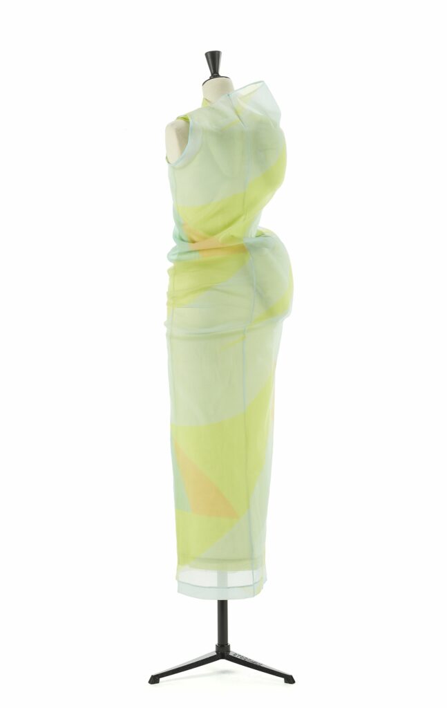 Comme des Garçons, Robe, fond de robe et quatre protubérances, 1997 Comme des Garçons, Robe, fond de robe et quatre protubérances, 1997