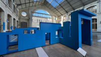 Vue de l'exposition Tracé Bleu Centquatre