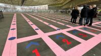 Forum des Halles (Ier), lundi 26 février. Une piste d'athlétisme aux 8 couloirs de 100 m a été dessinée sous la Canopée. LP/Paul Abran