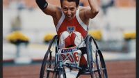 exposition jeux paralympiques - panthéon - Vaincqueur course fauteuil 1988