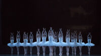 Le Lac des cygnes (Rudolf Noureev) Ballet de l'Opéra de Paris(c)Francette Levieux