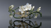 Exposition René Lalique l’inventeur du bijou moderne au Musée Lalique Ornement de corsage Jasmin