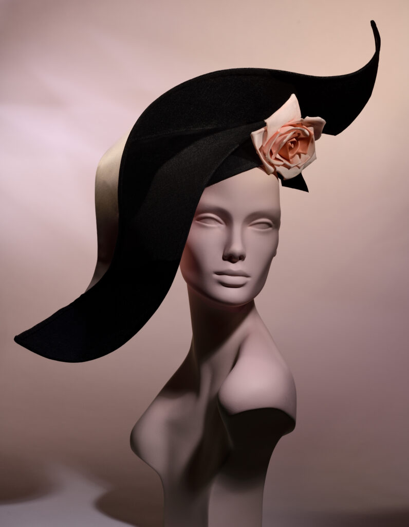 Stephen Jones, Je ne sais quoi, 2010 Stephen Jones, Je ne sais quoi, 2010