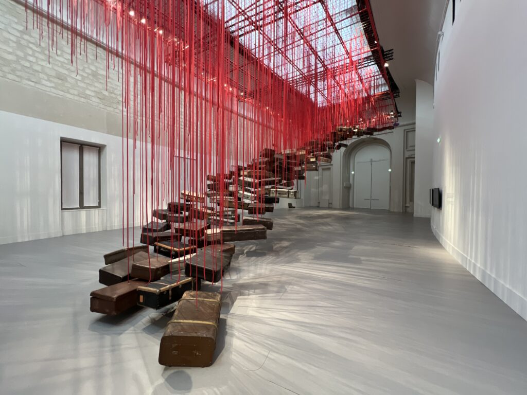 Exposition Chiharu Shiota, Grand Palais, Vue de l'exposition 