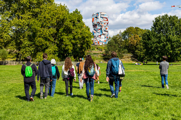 Jean Dubuffet, la Tour aux figures, Issy-les-Moulineaux
