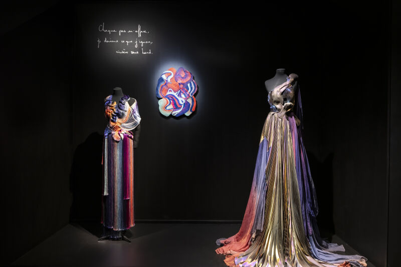 Le tissu se met à danser à la Cité de la dentelle et de la mode Le tissu se met à danser à la Cité de la dentelle et de la mode