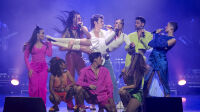 spectacle grease generation folies bergères