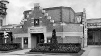 Expo 1925 en héritage, Le pavillon des productions textiles de Roubaix et Tourcoing et le square avec les arbres cubistes, signés frères Martel à Paris, 1925
