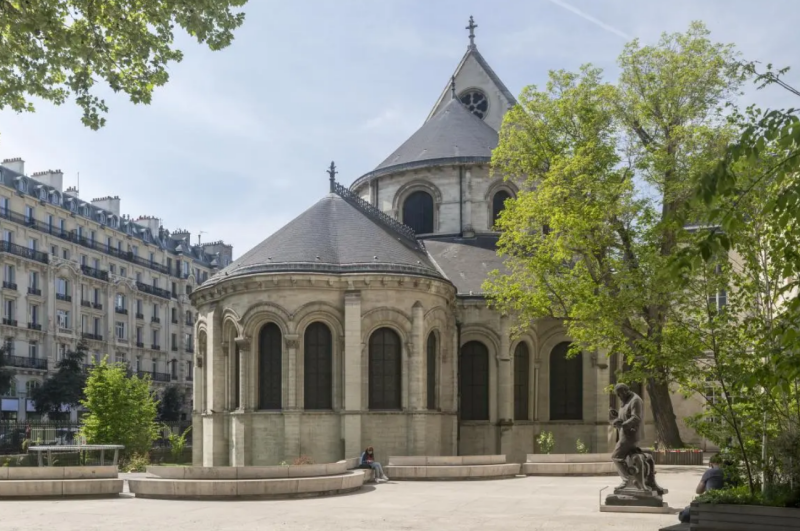 L'été s'installe sur le parvis du musée des Arts et Métiers 