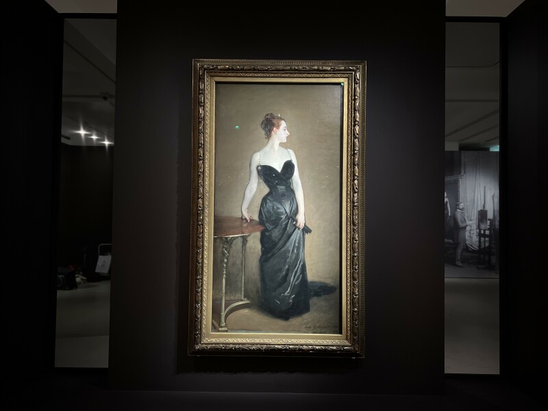 Le retour flamboyant de Mme X à Paris ! 