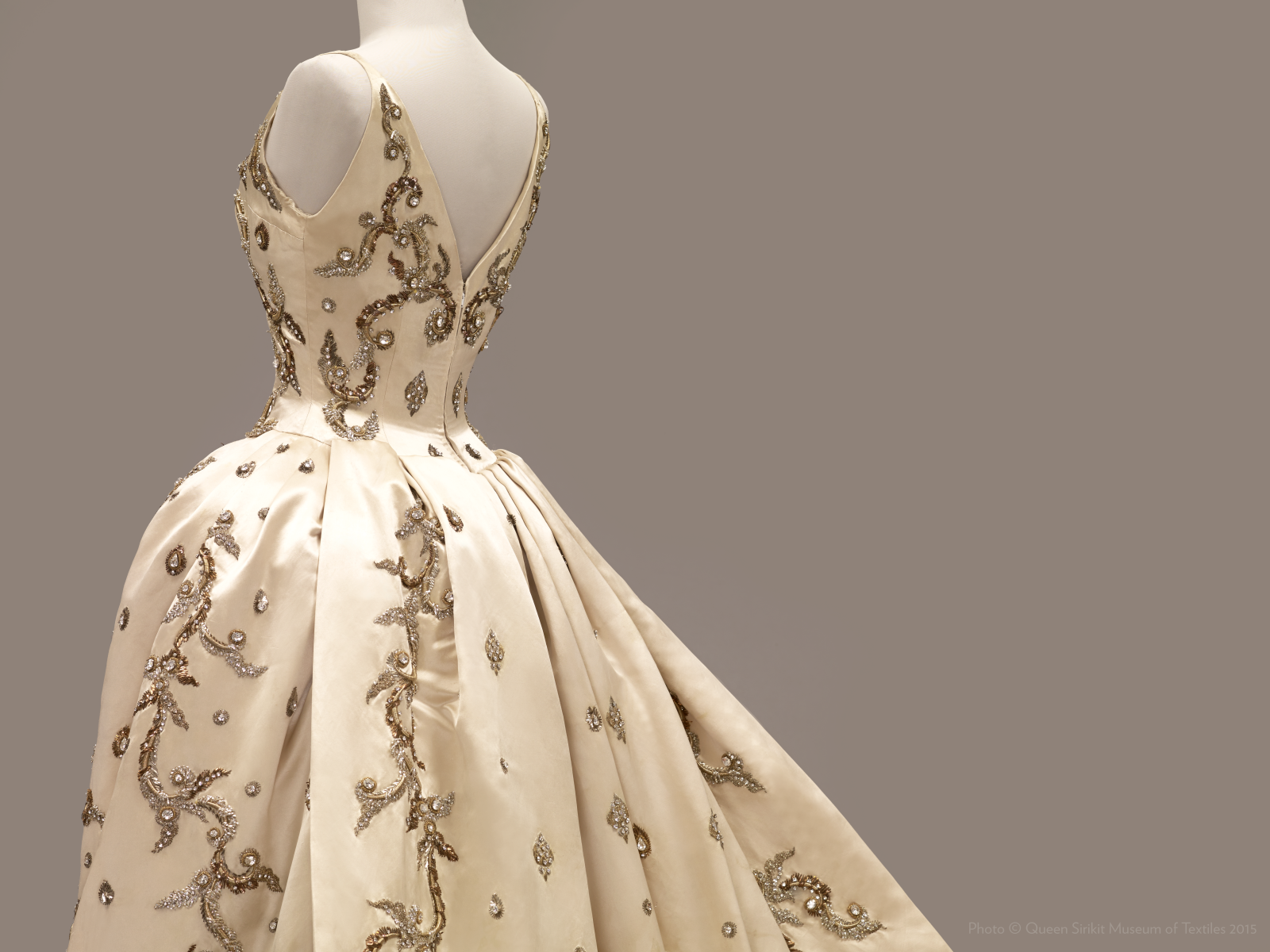 LA MODE EN MAJESTÉ AU MUSÉE DES ARTS DÉCORATIFS