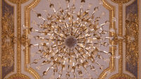 Hôtel de la Marine, lustre dans un des salons de réception Troisième phase du reportage d'Ambroise Tézenas sur l'hôtel de la Marine : la renaissance.