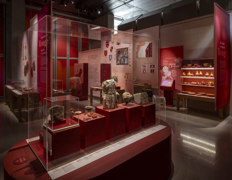 ROUGE ! ARCHÉOLOGIE D’UNE COULEUR AU MUSÉE ARCHÉA
