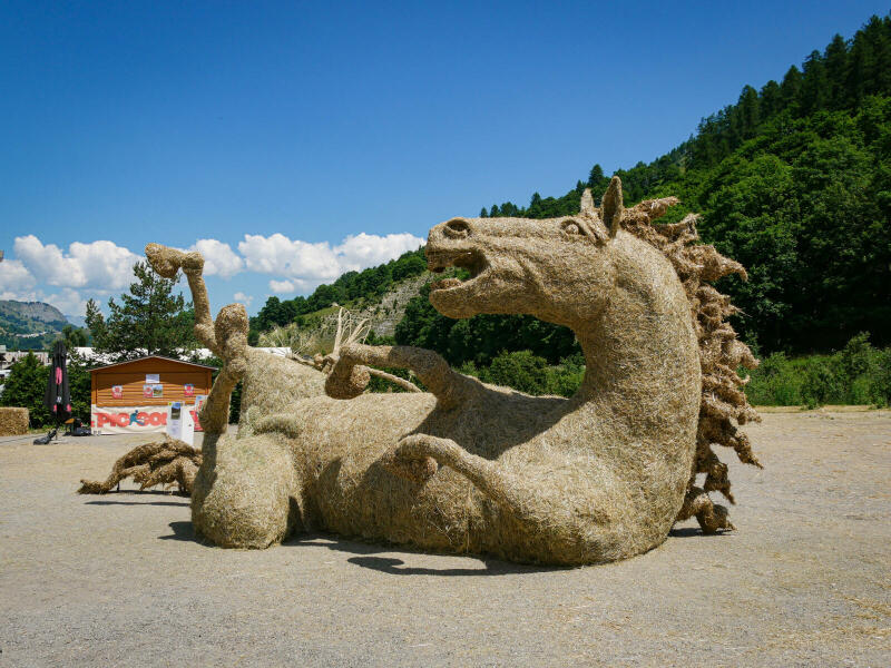 Sculptures en paille et en foin à Valloire Sculptures en paille et en foin à Valloire