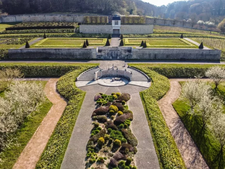 UN HOMMAGE CONTEMPORAIN À MONET À L’ABBAYE SAINT-GEORGES DE BOSCHERVILLE