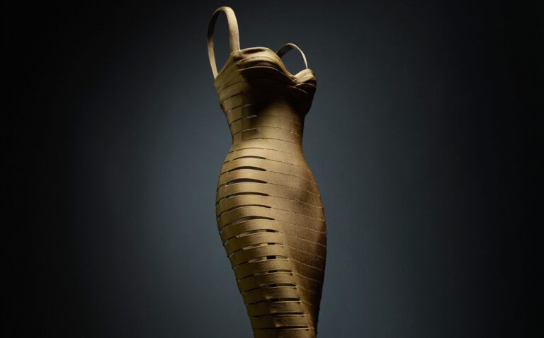 AZZEDINE ALAÏA ET L'AFRIQUE