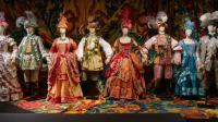 Costumes de Christian Lacroix pour l’Opéra-comique d’Adolphe Adam.Mise en scène de Michel Fau. Costumes réalisés dans les ateliers costumes de l’Opéra-Comique. Paris, Opéra-Comique, 2019.© CNCS