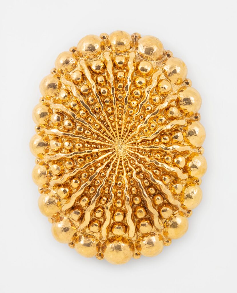 New Glory - Le Grand perpétuel, 2024 - 2025 Glazed stoneware, gold luster Grès émaillé, lustre or 97 x 75 x 20 cm 38 316 x 29 12 x 7 78 inches Photo Tanguy Beurdeley. ©ADAGP, Paris 2026 Courtesy of the artist and Perrotin New Glory - Le Grand perpétuel, 2024 - 2025 Glazed stoneware, gold luster Grès émaillé, lustre or 97 x 75 x 20 cm 38 316 x 29 12 x 7 78 inches Photo Tanguy Beurdeley. ©ADAGP, Paris 2026 Courtesy of the artist and Perrotin