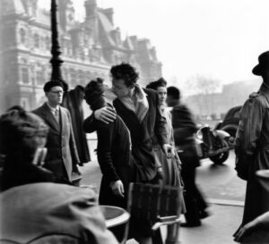 Robert Doisneau, Le Baiser de l'hôtel de ville, Paris, 1950 © Atelier Robert Doisneau