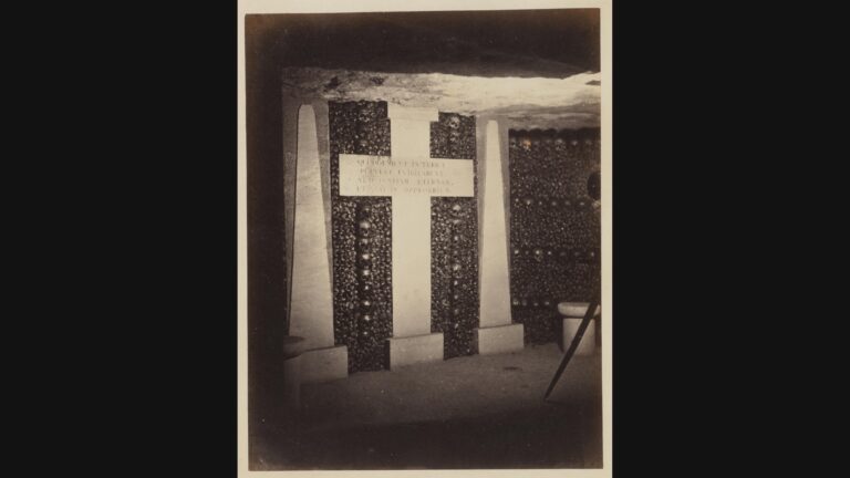 Nadar, inventer Paris, aux Catacombes de Paris