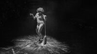 Fanfare expérience électrique, artiste sur la piste du Cirque Électrique